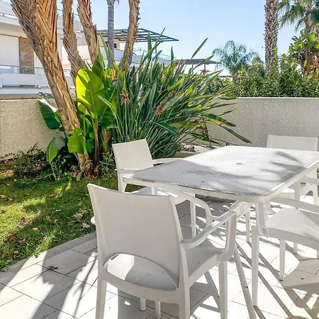 Awesome In With Kitchen Holiday home
