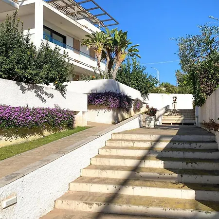 Awesome In With Kitchen Holiday home *